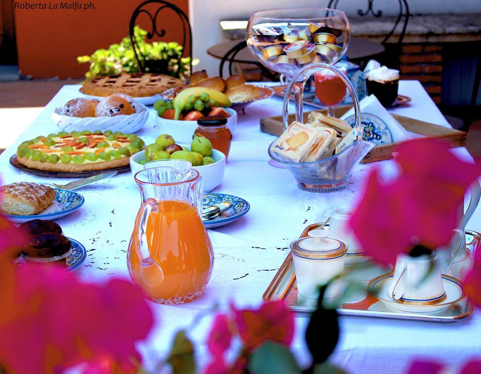 Il Casale dei Conti Bed and Breakfast Barcellona Pozzo di Gotto Esterno foto