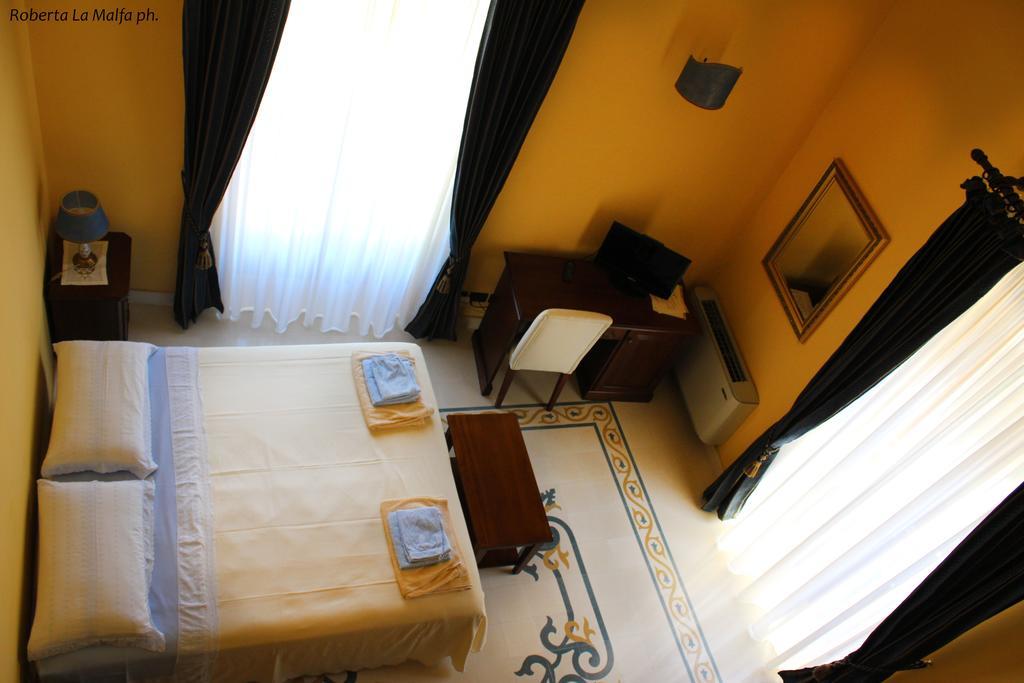 Il Casale dei Conti Bed and Breakfast Barcellona Pozzo di Gotto Camera foto